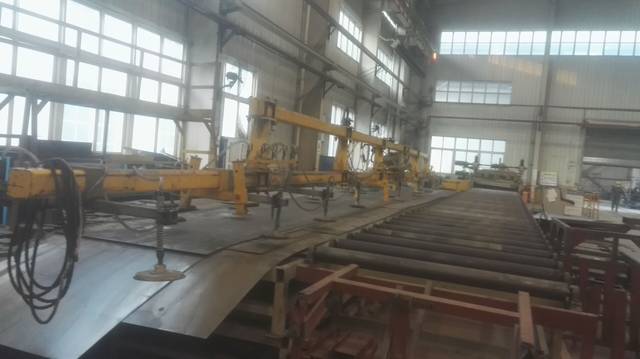 中國中車集團長薄鋼板上下料吊裝技術解析